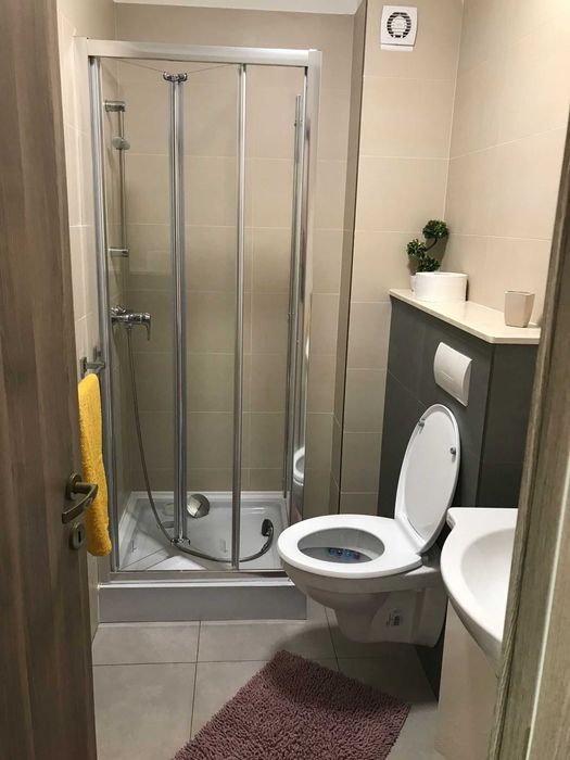 Garsoniera micuta dar moderna in bloc nou in Trivale