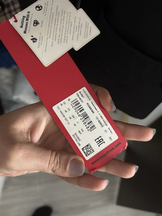 Geaca H u g o B o s s, noua ,marime 48 ,M