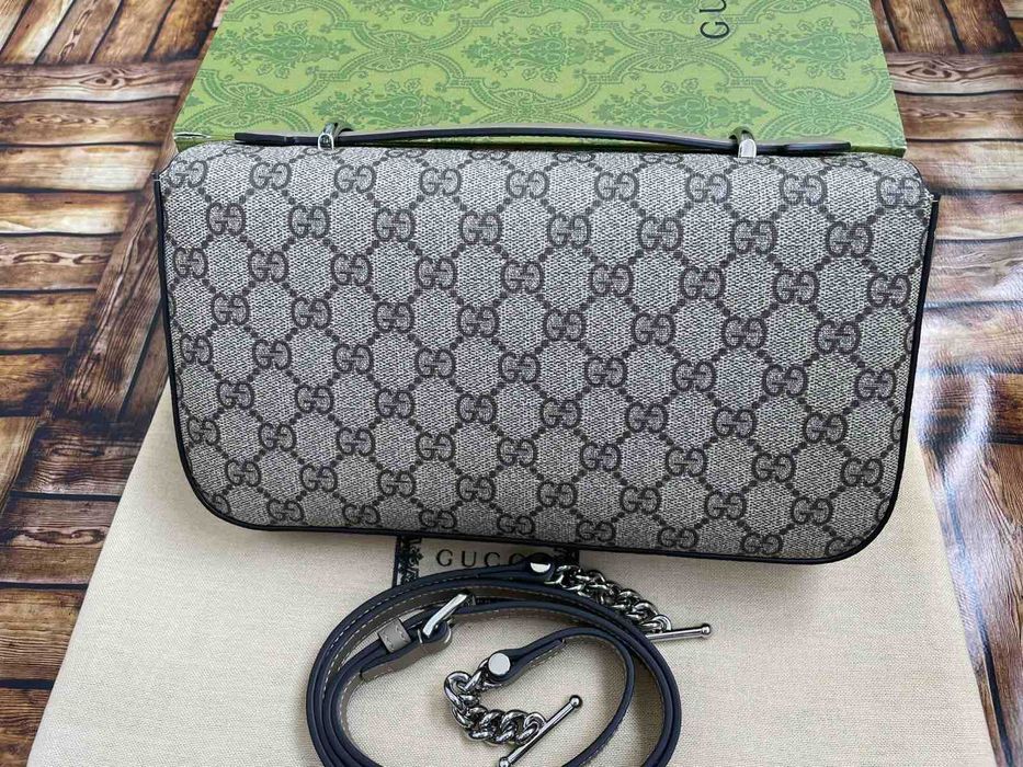 Оригинална Чанта Gucci Бежов GG Канвас Petite Гучи Сребристо GG лого