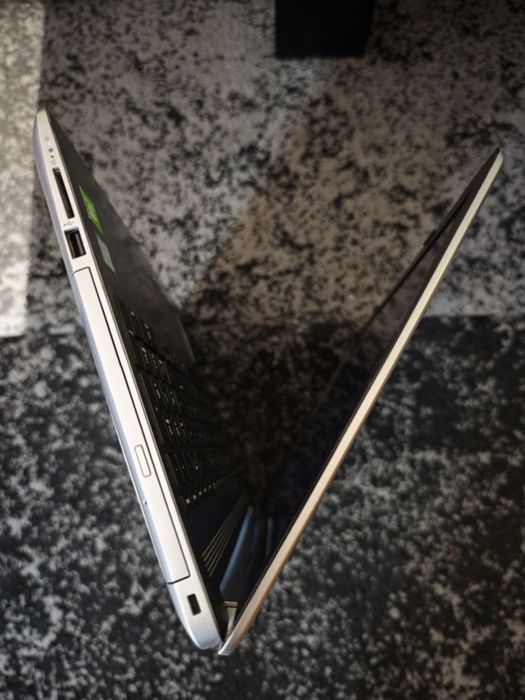 15.6 Full HD HP G7 i5-8265U GeForce MX110 8GB RAM 256SSD