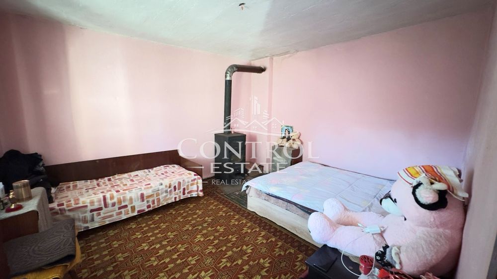 Къща в Велико Търново, област-гр.Дебелец площ 90 цена 80000