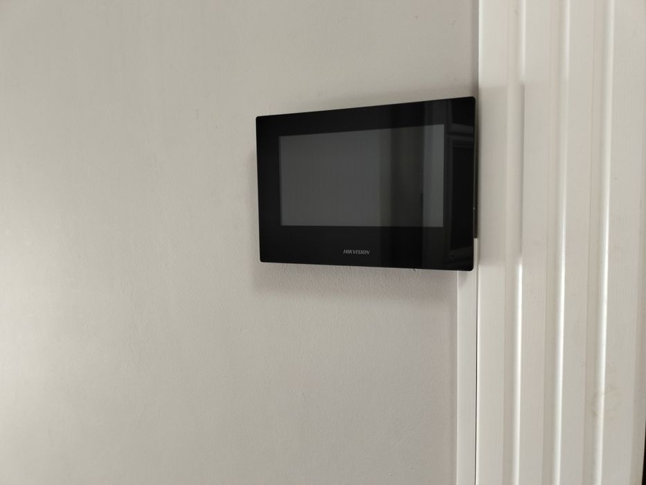 Установка домофонов, видеонаблюдение