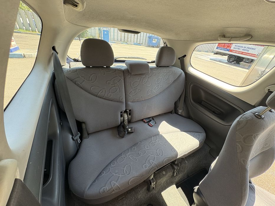 Toyota Yaris 2000