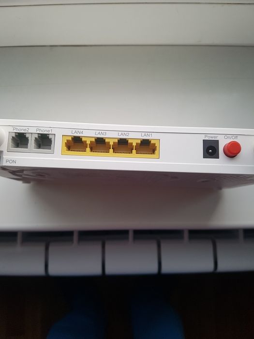 Продаю модем оптоволоконный Gpon ZXHN f 660