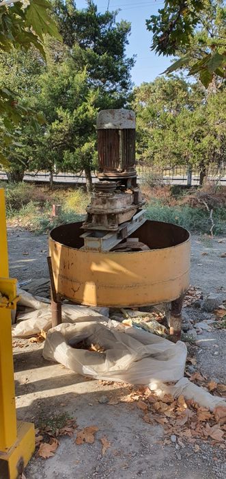 Шлакаблок апарат сотилади янги ишламагаг 17×35 колипи