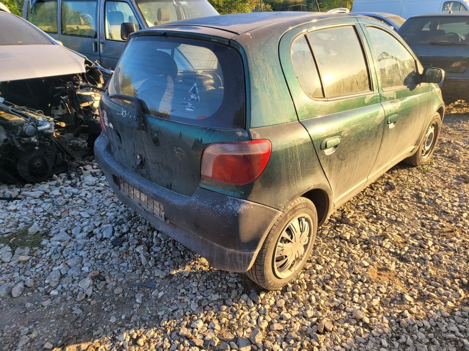 Тойота ярис 1.0 на части/toyota yaris 1.0 na chasti