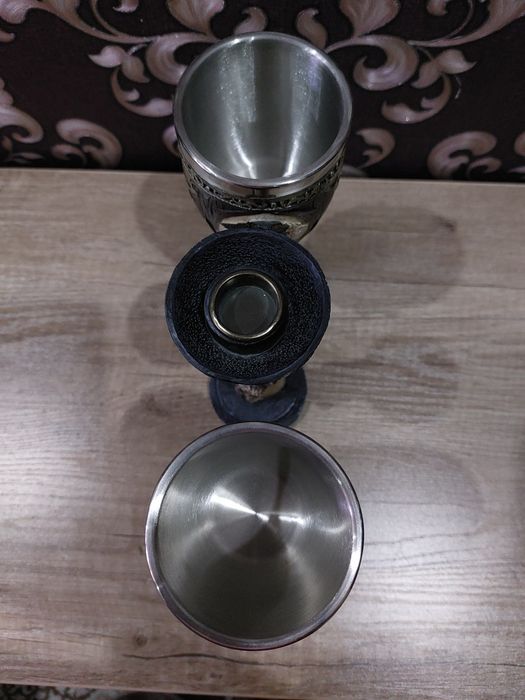 Декаративные стаканы под вино и подсвечник