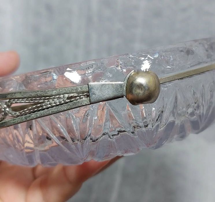 Очень красивая конфетница