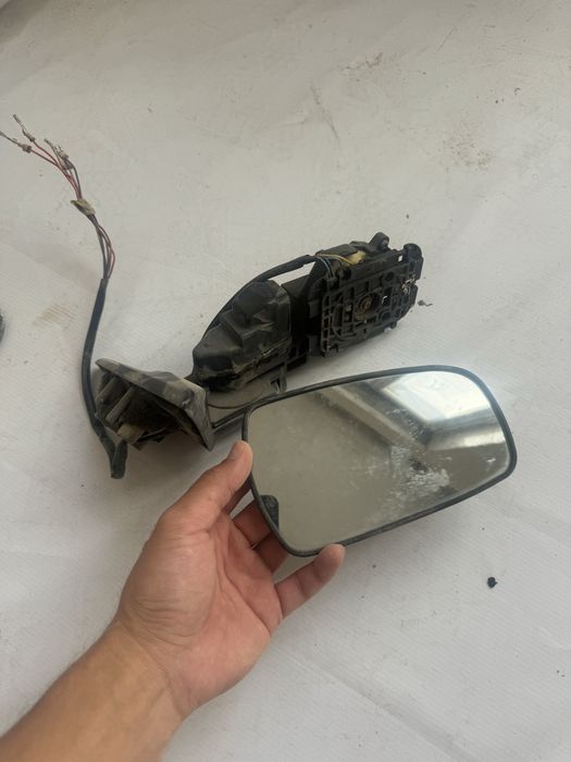 Правое зеркало оригинал nissan cefiro a32