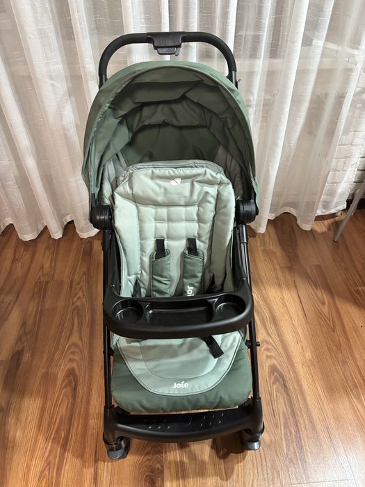 Продам Коляску фирмы Joie