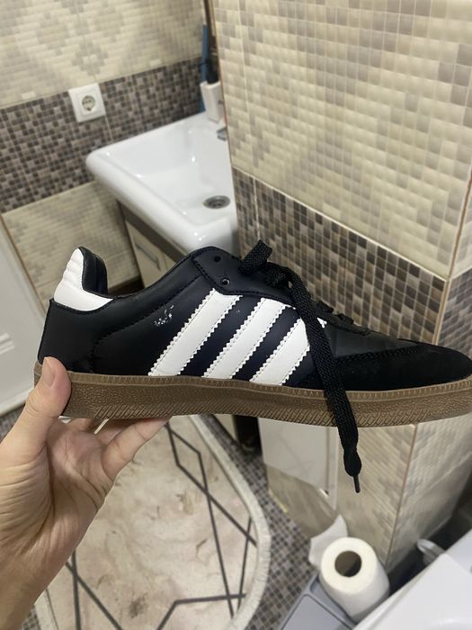 Продам мужские кеды адидас самбо