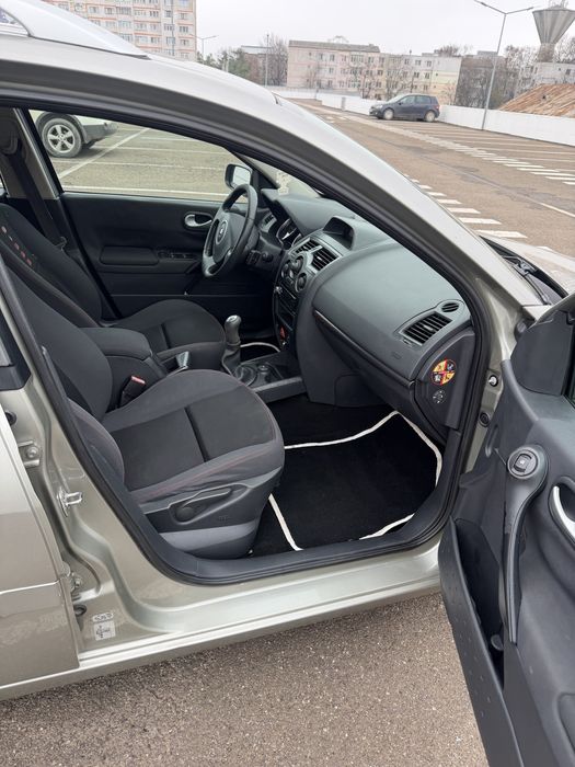Vand Renault Megane 2 , 1.4 benzina