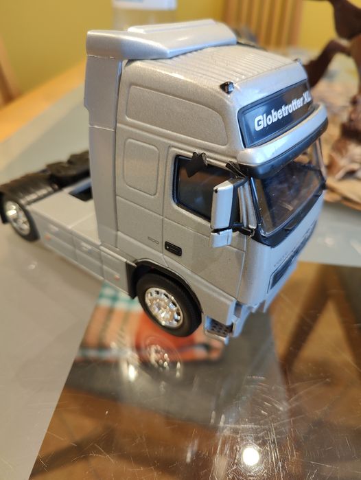 Модел Wely 1/32 Volvo FH12