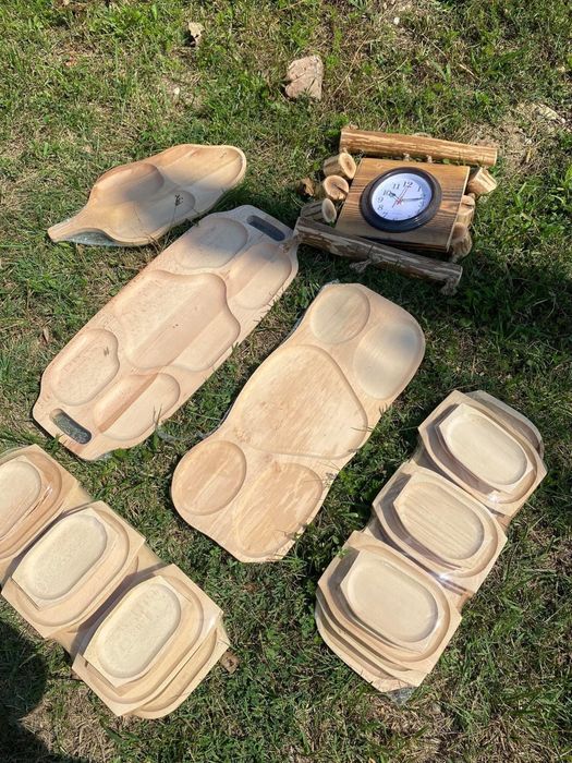 Platouri tradiționale din lemn natural