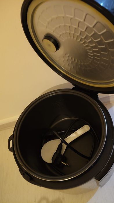 Продаётся мультиварка и медленоварка