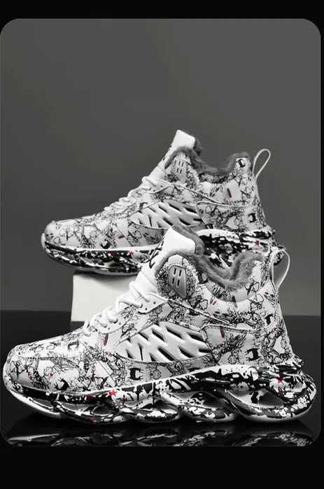 Кроссовки новые 47-48 размер.