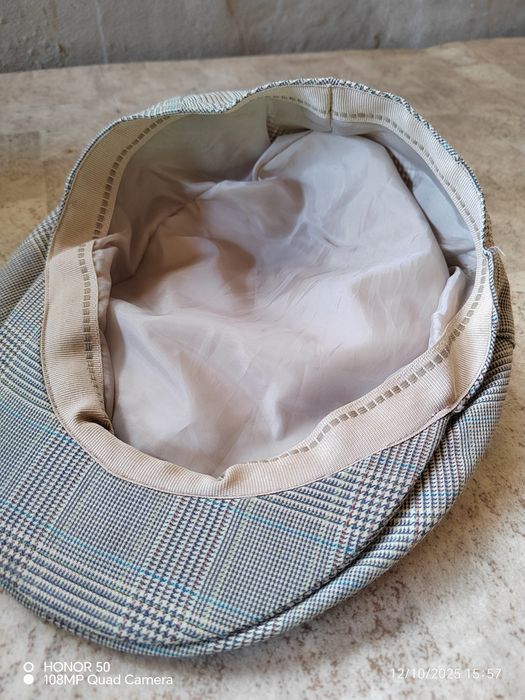 Шапки и каскети.