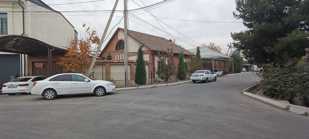 Участок 4 сотки 2 этажа Угловой, фасад 20 метров. Уста-Ширин