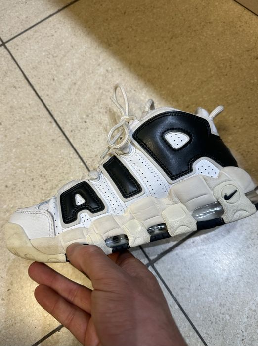adidași Nike Air More Uptempo - Alb și Negru