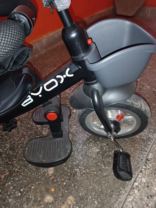 Детско колело с три гуми и дръжка за бутане