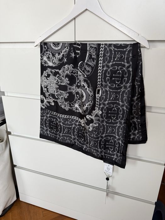 Philipp Plein копринен шал