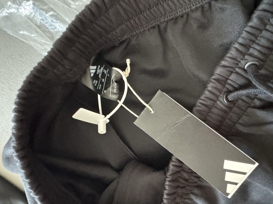 Продам вещи Adidas