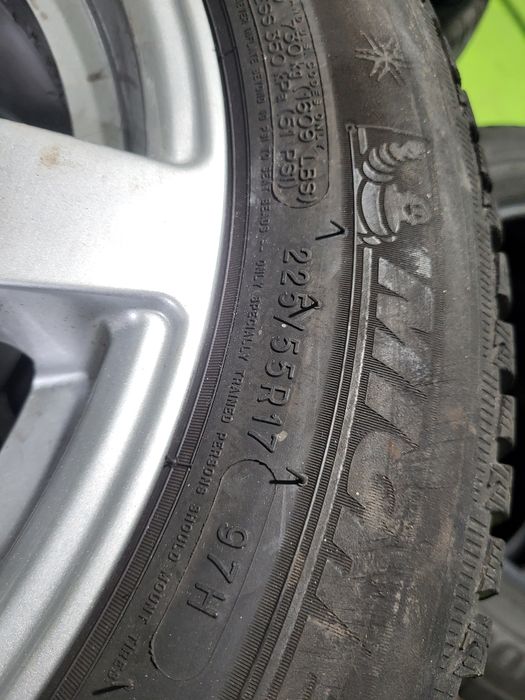 4 бр зимни 225/55/17 Michelin Runflatt