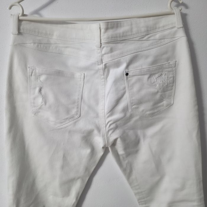 Pantaloni chino albi – smart casual, stare foarte bună