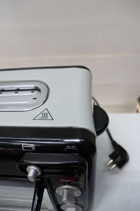 Тостер и Мини-Грил 2 в 1 Tefal Toast N’ Grill Tl6008, 7 Степени На Запичане, Прозрачен Прозорец, 75% Икономия На Енергия