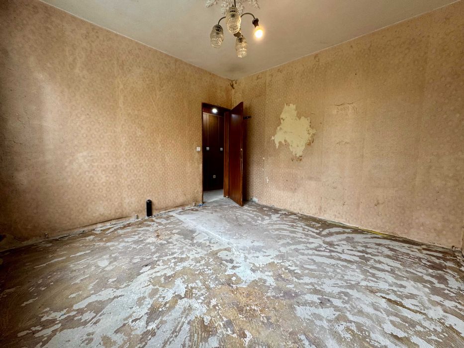 Продава се Тристаен апартамент в Велико Търново, Бузлуджа - 75 кв.м за 1000 €/кв.м - Снимка #6