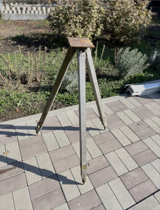 Продам треногу раздвижную