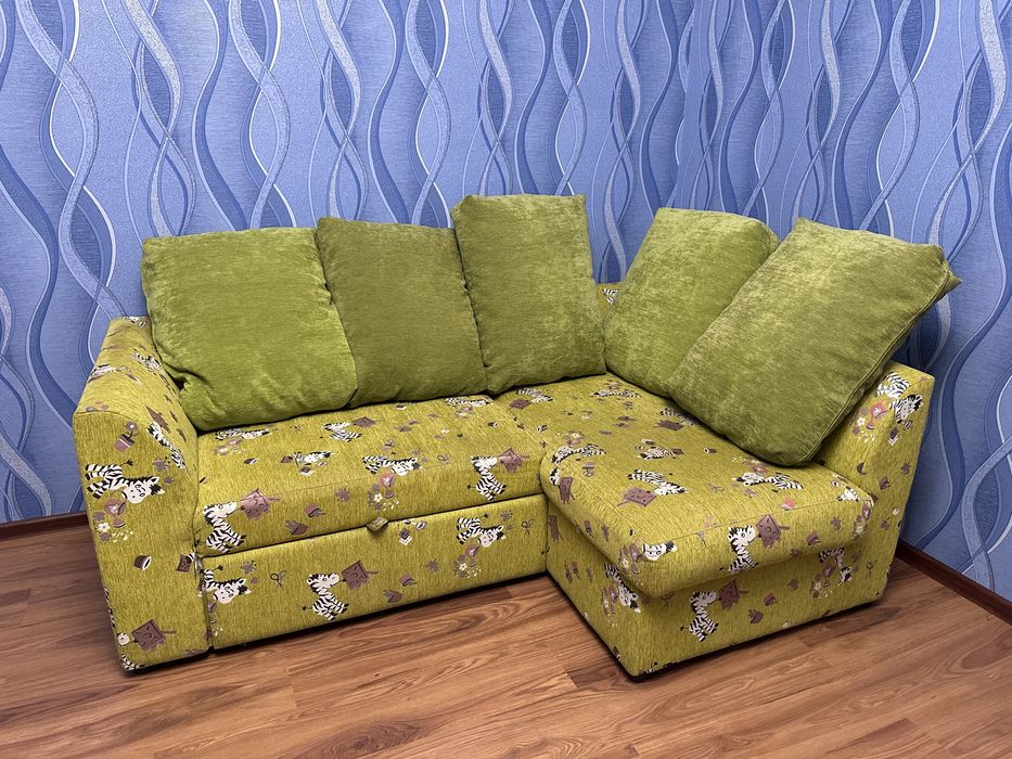 Отдам детский диван 200х150