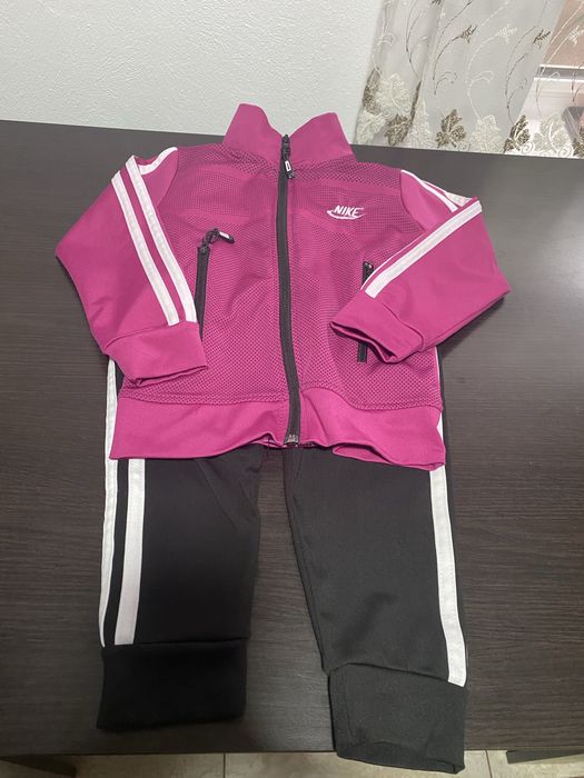 Vand trening fete in stare foarte buna