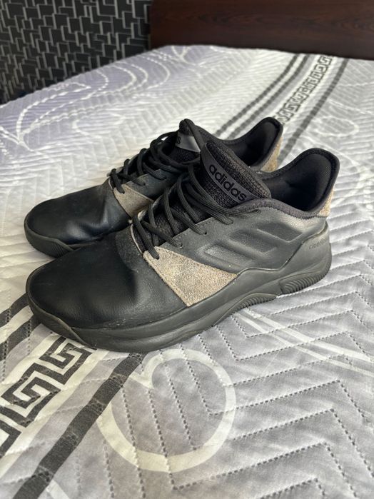 Обувки adidas 42