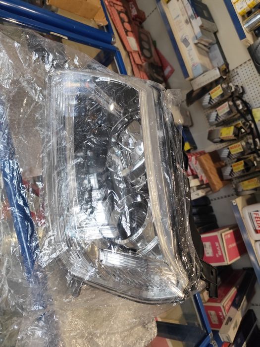 Фара левая Сузуки гранд Витара 2006 г