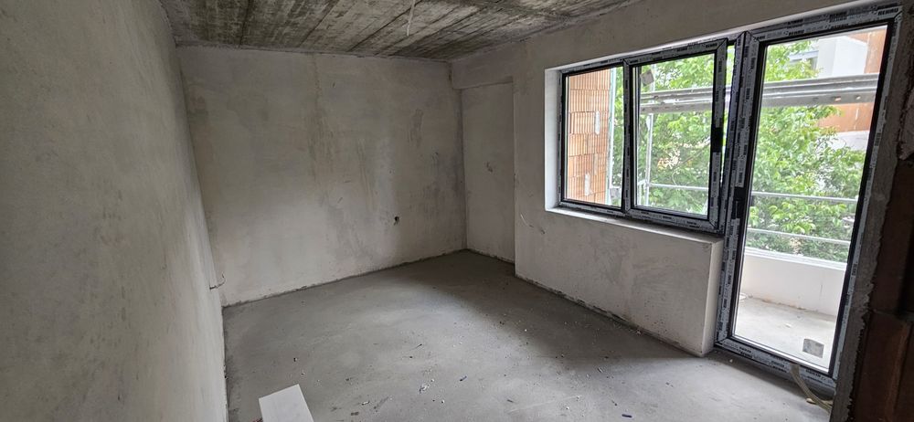 Добротица -Албенска!2ри-СРЕДЕН ЕТАЖ!
С Изложение;
-Трапезария(всекидн