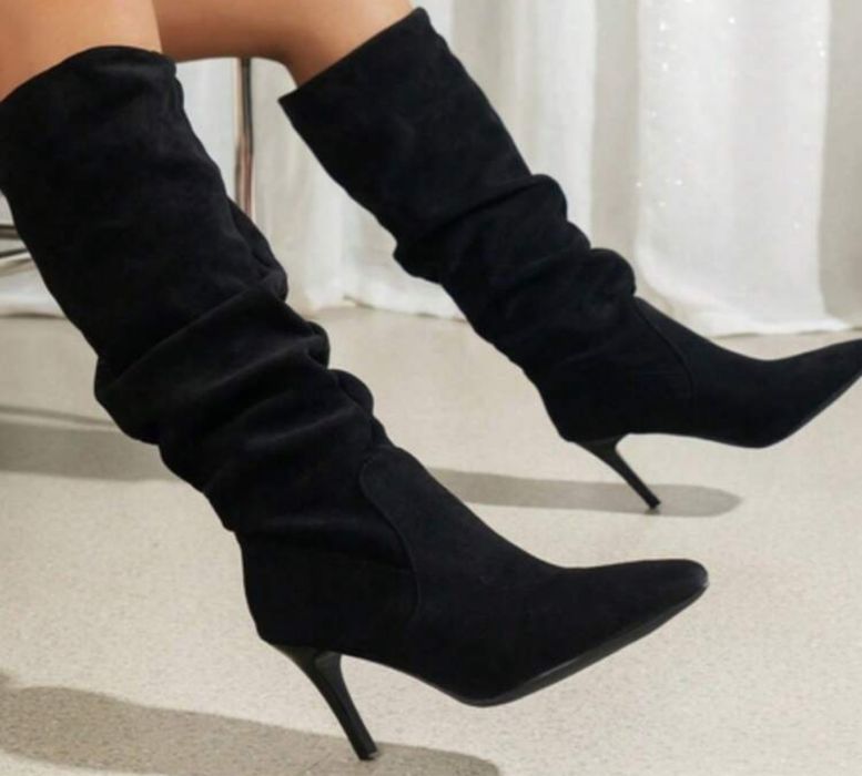 **НОВИ** стилни черни дамски ботуши на ток, 38 размер