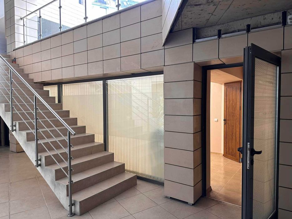 Продава се Магазин в Варна, Център - 26 кв.м за 2116 €/кв.м - Снимка #3