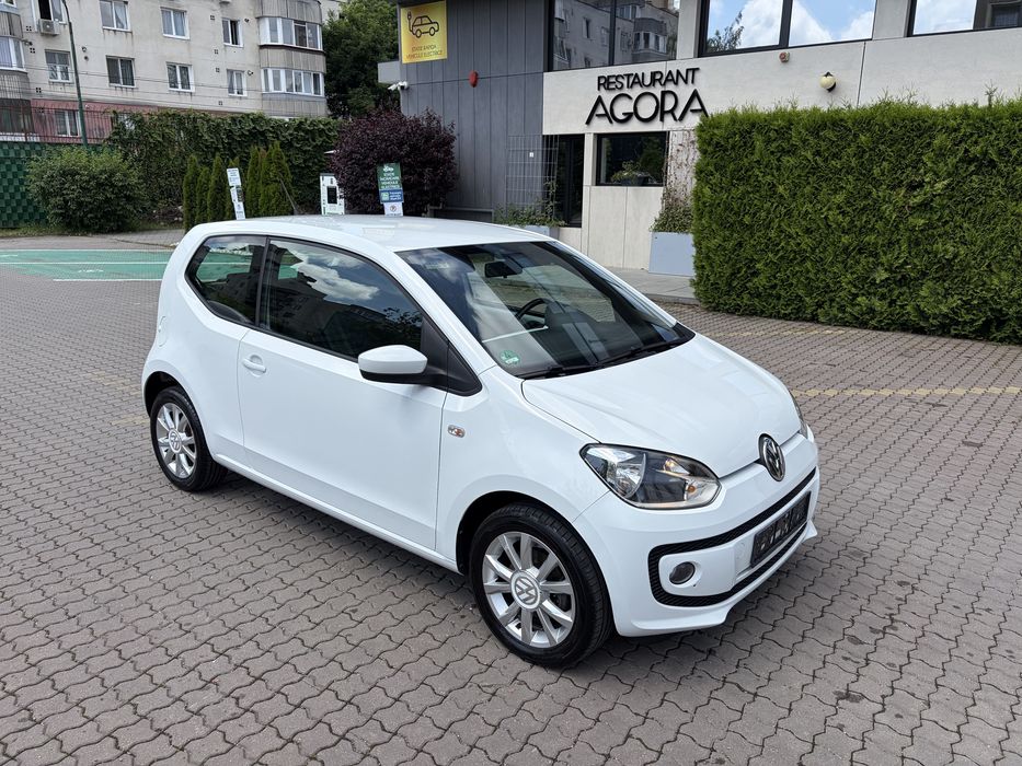 VOLKSWAGEN Up