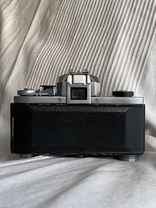 Exakta VX 500 în stare bună de funcționare (testat cu film)