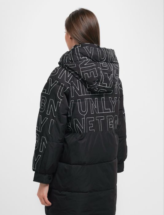 Продам женскую куртку