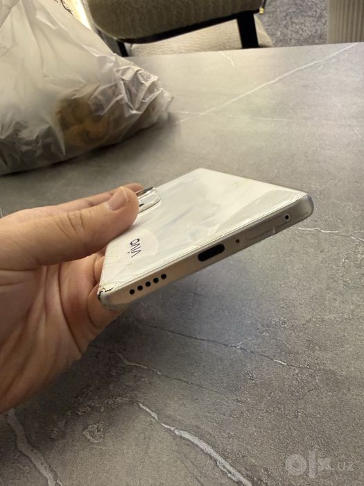 Vivo V40 24/256gb