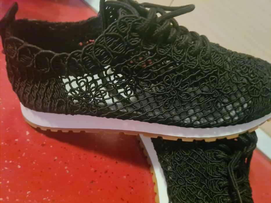 Adidași  mar 39 la 80lei noi