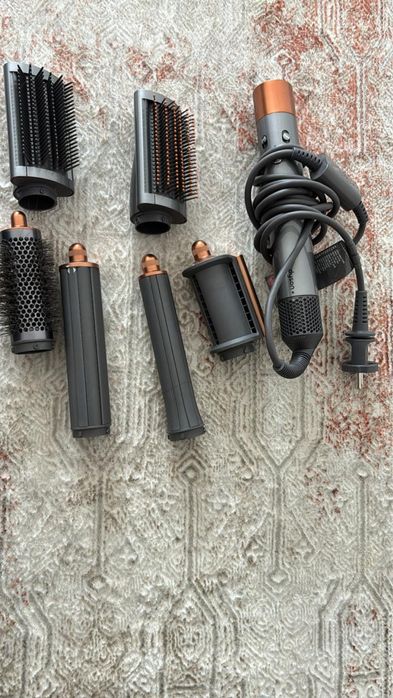 Дайсон со всеми насадками