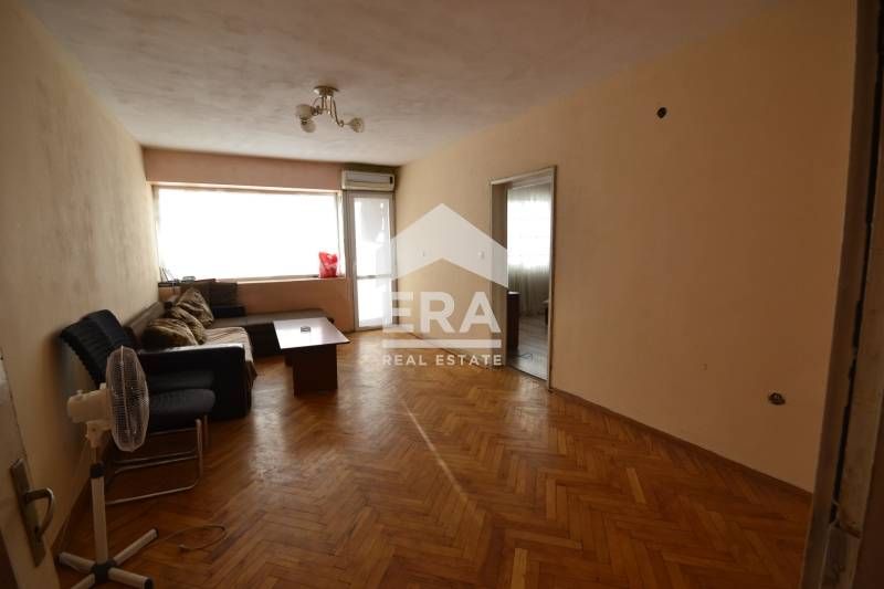 Продава се Тристаен апартамент в Хасково, Дружба 1 - 90 кв.м за 958 €/кв.м - Снимка #1