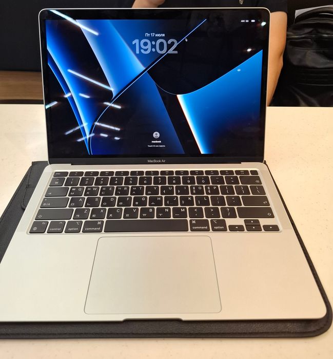Macbook air m1 8/256