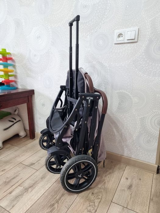 Продается детская коляска в отличном состоянии.