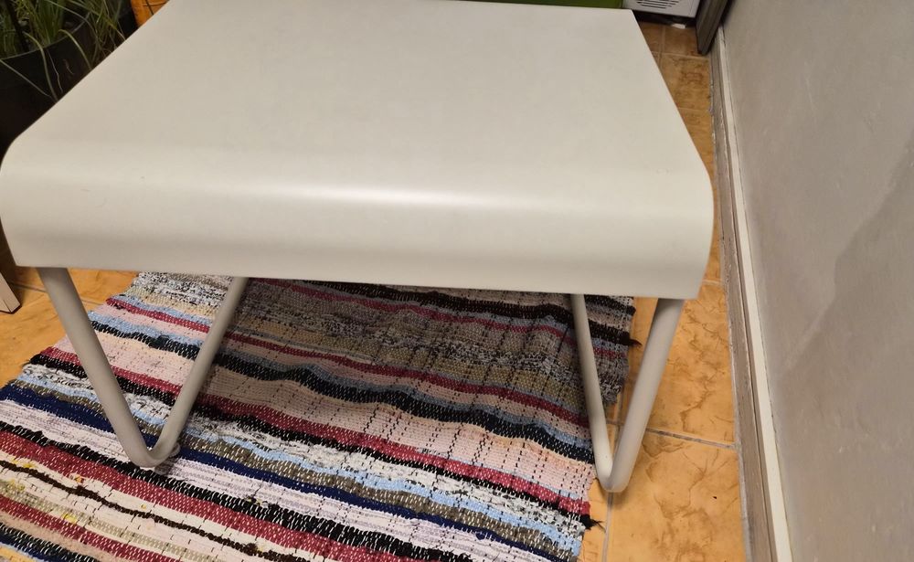 Set canapea,  fotolii si măsuță -500lei