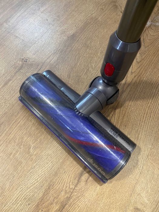 aspirator dyson v8
