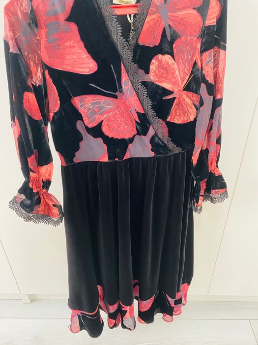 Прлдается новое платье. Турецкое